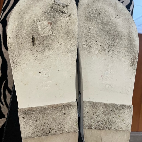 CHANEL White Black Dad Sandals Leather CC Logo Open Toe Flats Authentic - Picture 4 of 5